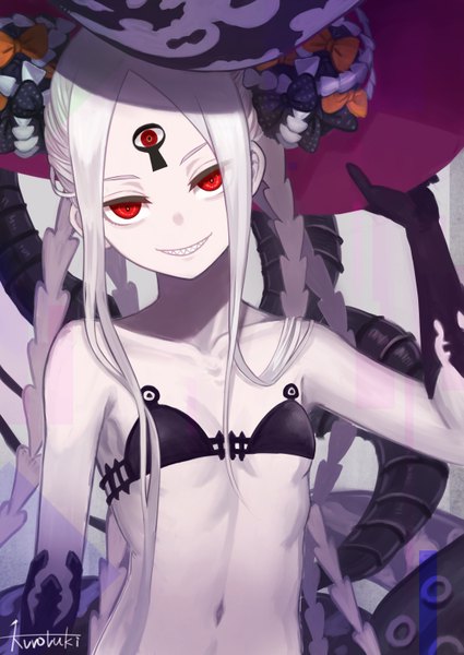Anime-Bild 4299x6071 mit fate (series) fate/grand order abigail williams (fate) abigail williams (swimsuit foreigner) (fate) kurotsuki single long hair tall image looking at viewer highres light erotic smile red eyes signed absurdres silver hair upper body teeth grin adjusting hat