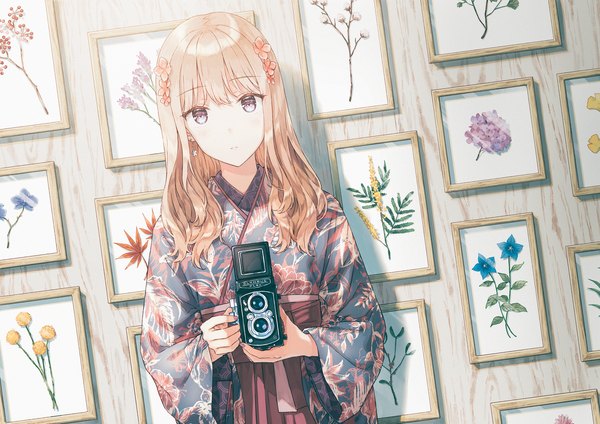Anime picture 1414x1000 with original hiten (hitenkei) single long hair looking at viewer fringe hair between eyes brown hair purple eyes holding upper body traditional clothes japanese clothes hair flower floral print girl flower (flowers) plant (plants) wall camera