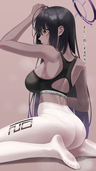Anime-Bild 1800x3200 mit blue archive karin (blue archive) hear (kpmf4732) single long hair tall image blush fringe highres breasts light erotic black hair simple background large breasts sitting yellow eyes looking away ahoge ass profile
