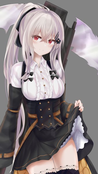 イラスト 3000x5300 と ドールズフロントライン iws-2000 (girls frontline) 儒宅 ソロ 長髪 長身像 カメラ目線 赤面 前髪 highres 笑顔 hair between eyes 赤い目 銀髪 アホ毛 ポニーテール long sleeves head tilt pleated skirt alternate costume