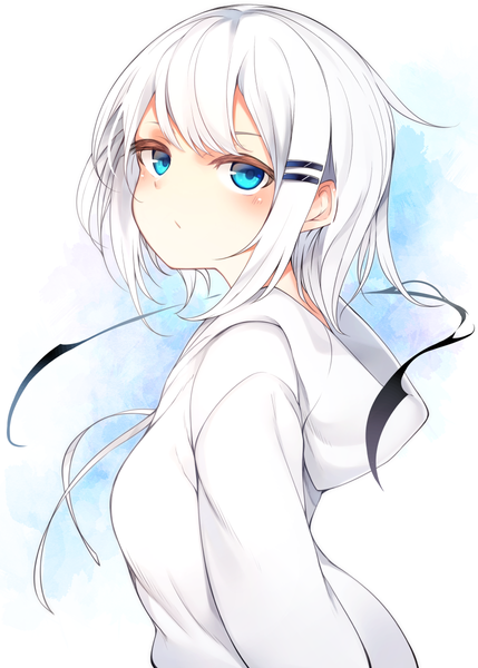 Anime picture 858x1200 with original ringo-chan (otokuyou) otokuyou single tall image looking at viewer blush fringe short hair breasts blue eyes simple background white background payot upper body white hair turning head girl hood bobby pin