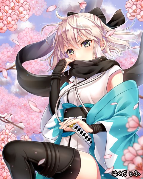 Anime picture 960x1200 with fate (series) fate/grand order koha-ace okita souji (fate) (all) okita souji (koha-ace) hakuda tofu single tall image blush fringe short hair hair between eyes holding signed sky bent knee (knees) white hair long sleeves traditional clothes japanese clothes