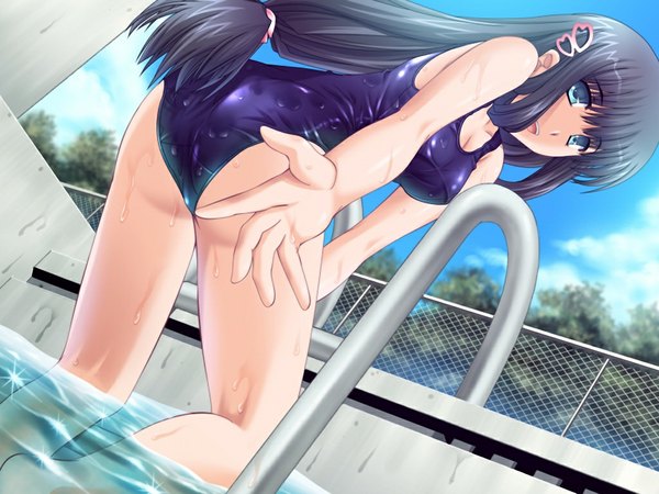 Anime picture 1024x768 with sukusuku mizugi (game) long hair blue eyes light erotic black hair game cg wet girl swimsuit
