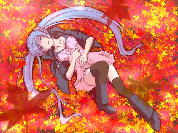Anime picture 1600x1200 with vocaloid hatsune miku hiko (scape) single long hair looking at viewer open mouth blue eyes twintails blue hair bent knee (knees) lying realistic on back zettai ryouiki looking up twisty sleeves autumn girl thighhighs