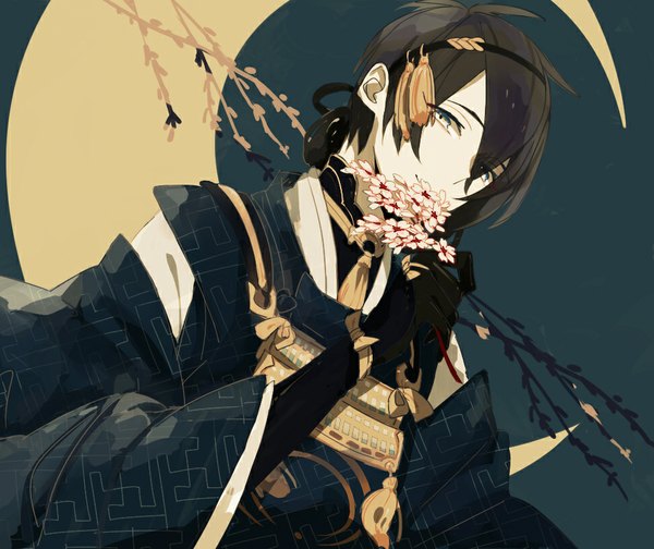 Anime picture 971x817 with touken ranbu nitroplus mikazuki munechika single looking at viewer fringe short hair black hair smile holding traditional clothes japanese clothes light smile wide sleeves pale skin crescent sayagata boy flower (flowers) hairband