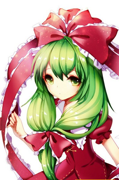 Anime picture 538x814 with touhou kagiyama hina bettols single long hair tall image looking at viewer fringe simple background white background green eyes green hair from above girl dress bow hair bow red dress