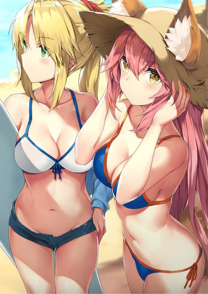 Anime-Bild 868x1228 mit fate (series) fate/grand order tamamo (fate) (all) mordred (fate) tamamo no mae (swimsuit lancer) (fate) mordred (swimsuit rider) (fate) mafu9 long hair tall image looking at viewer blush fringe breasts light erotic blonde hair hair between eyes large breasts standing multiple girls holding