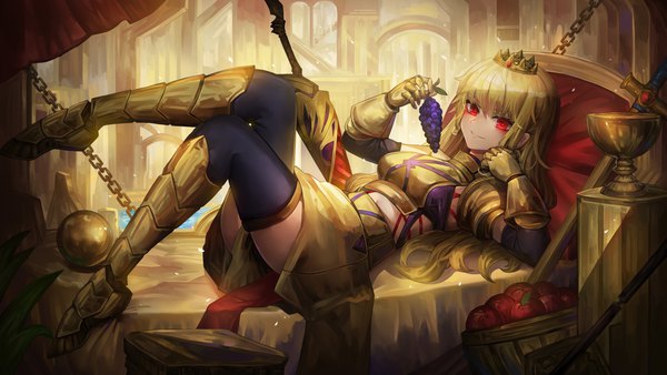 Anime picture 3840x2160 with fate (series) fate/grand order gilgamesh (fate) ziteng yue single long hair fringe highres blonde hair smile red eyes wide image holding absurdres full body bent knee (knees) indoors lying genderswap girl