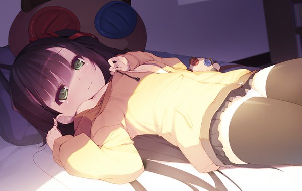 Anime picture 1173x741 with un-go studio bones sasa kazamori nekomu single long hair light erotic black hair green eyes lying pantyshot zettai ryouiki girl thighhighs black thighhighs sweater toy stuffed animal