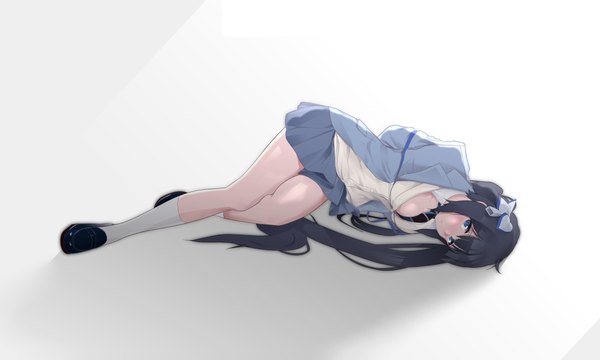 Anime picture 1124x675 with dungeon ni deai wo motomeru no wa machigatteiru darou ka j.c. staff hestia (danmachi) oh-jin single looking at viewer blush blue eyes light erotic black hair simple background wide image white background twintails payot cleavage full body bent knee (knees) lying very long hair