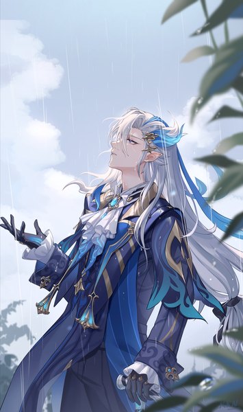 Anime-Bild 2489x4203 mit genshin impact neuvillette (genshin impact) lalazyt single long hair tall image highres sky silver hair cloud (clouds) outdoors profile pointy ears looking up low ponytail rain boy gloves hair ornament black gloves