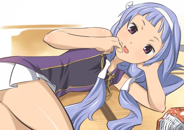 Anime picture 1500x1064 with kannagi nagi (kannagi) hino kahoru single long hair looking at viewer simple background purple eyes holding blue hair eating chips