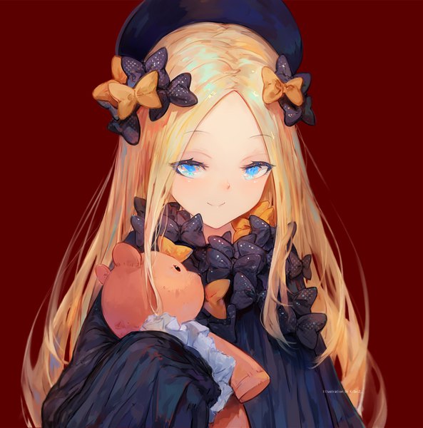 Anime picture 1020x1032 with fate (series) fate/grand order abigail williams (fate) kisei2 single long hair tall image looking at viewer blue eyes blonde hair simple background smile signed upper body red background girl bow hair bow hat toy