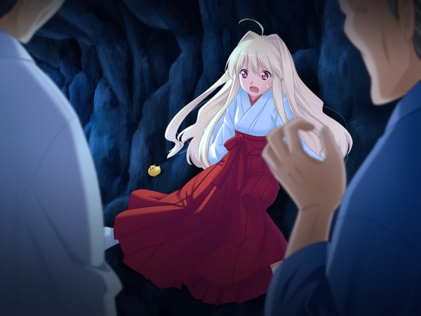 Anime picture 1024x768 with hiyoko strike! (game) yasuyuki long hair open mouth blonde hair red eyes game cg traditional clothes miko girl