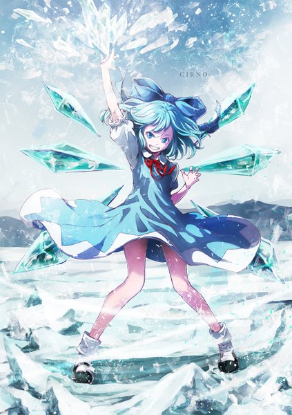 Anime-Bild 900x1275 mit touhou cirno satyuas single tall image short hair blue eyes smile standing blue hair full body outdoors arm up puffy sleeves character names grin girl dress bow hair bow