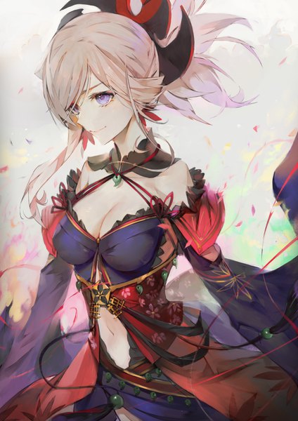 Anime-Bild 702x993 mit fate (series) fate/grand order miyamoto musashi (fate) hxxg single long hair tall image fringe breasts smile standing purple eyes looking away cleavage traditional clothes japanese clothes grey hair dutch angle asymmetrical hair girl