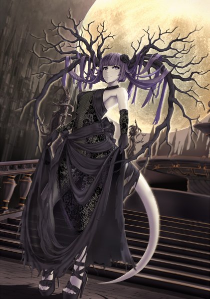 Аниме картинка 843x1200 с оригинальное изображение zeroshiki kouichi один (одна) длинные волосы высокое изображение фиолетовые глаза смотрит в сторону фиолетовые волосы хвост рог (рога) девушка платье перчатки перчатки (чёрные) чёрное платье луна