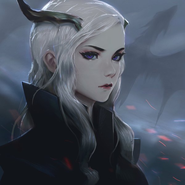 Anime-Bild 3500x3500 mit a song of ice and fire daenerys targaryen paul (shiramune) single long hair looking at viewer highres purple eyes absurdres upper body white hair horn (horns) realistic sparkle lipstick dark background pale skin fantasy girl dragon