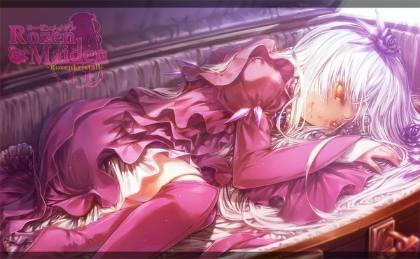 Anime picture 944x583 with rozen maiden barasuishou misaki (kyal 001) single long hair fringe smile wide image silver hair lying hair flower lips wide sleeves orange eyes high heels copyright name on side girl dress hair ornament