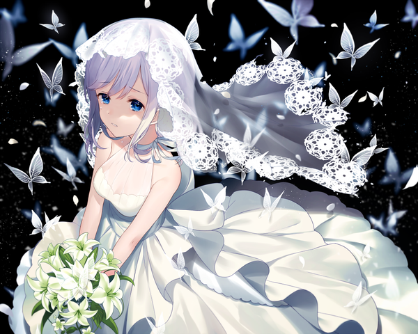 Anime-Bild 1000x800 mit original achiki single long hair fringe blue eyes simple background standing bare shoulders holding looking away silver hair parted lips from above black background girl dress flower (flowers) petals white dress