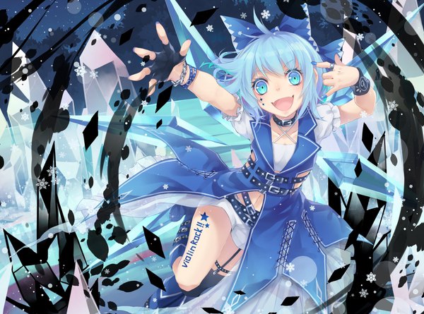 Anime picture 1131x839 with touhou cirno toutenkou single looking at viewer fringe short hair open mouth blue eyes smile payot blue hair full body ahoge bent knee (knees) nail polish :d fingernails night arms up