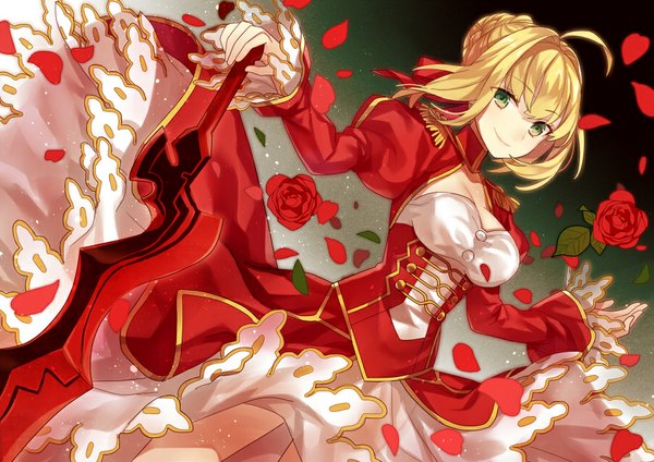 イラスト 900x636 と Fateシリーズ fate/extra type-moon nero claudius (fate) (all) ネロ・クラウディウス(fate) かる ソロ カメラ目線 前髪 短い髪 金髪 笑顔 緑の目 アホ毛 三つ編み underbust braided bun 女の子 ドレス 花