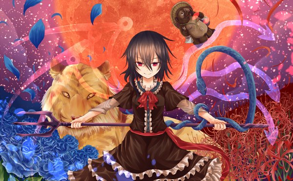 Anime picture 1000x618 with touhou houjuu nue judo fuu looking at viewer short hair black hair red eyes wide image red moon girl dress flower (flowers) animal petals wings snake higanbana tiger trident