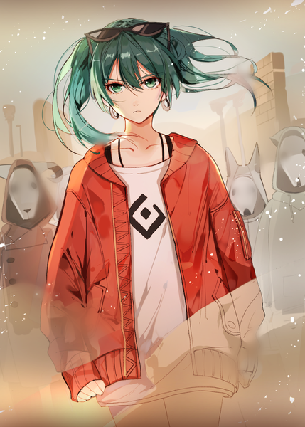 イラスト 900x1259 と ボーカロイド 砂の惑星 初音ミク naru (ul) 長髪 長身像 カメラ目線 前髪 hair between eyes ツインテール 緑の目 green hair 風 open jacket sleeves past wrists sunglasses on head walking serious dust 女の子