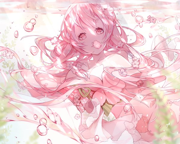 Anime picture 1280x1024 with sergestid shrimp in tungkang xuan ying miyuki (miyuki0529) single long hair looking at viewer fringe bare shoulders holding pink hair traditional clothes head tilt japanese clothes pink eyes sunlight shadow floating hair mouth hold underwater girl