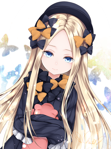 Anime picture 1516x2040 with fate (series) fate/grand order abigail williams (fate) chiutake mina single long hair tall image looking at viewer fringe blue eyes simple background blonde hair white background holding payot upper body long sleeves dutch angle hands in sleeves girl