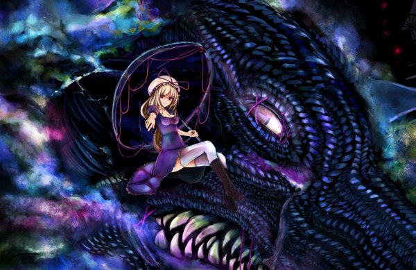 Anime picture 1447x940 with touhou yakumo yukari virus (obsession) blonde hair smile purple eyes girl thighhighs bow ribbon (ribbons) hat umbrella dragon