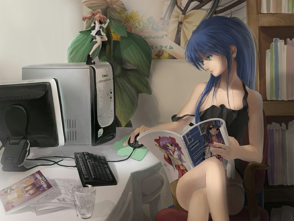 Anime picture 1148x861 with lucky star kyoto animation izumi konata long hair green eyes blue hair girl computer tech