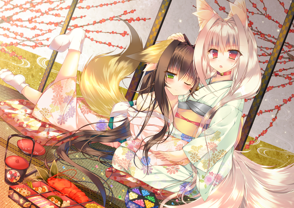 Anime picture 1413x1000 with original monaka natsume long hair looking at viewer blush fringe open mouth blonde hair hair between eyes red eyes brown hair multiple girls green eyes animal ears silver hair bent knee (knees) tail lying traditional clothes japanese clothes