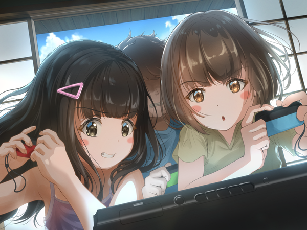 Anime picture 1000x750 with original tachiinu long hair fringe short hair open mouth black hair smile brown hair multiple girls holding brown eyes looking away sky cloud (clouds) indoors blunt bangs black eyes arms up :o