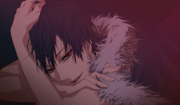 Anime picture 1233x720 with durarara!! brains base (studio) orihara izaya sahato single short hair open mouth black hair simple background red eyes wide image lying arm support on stomach hand on head boy jacket fur hood jewelry