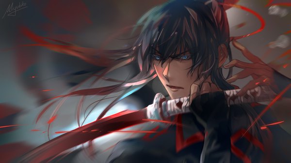 Anime picture 1200x675 with d.gray-man kanda yuu miyukiko single long hair blue eyes black hair wide image holding signed looking away upper body ponytail red hair wind turning head fighting stance boy gloves weapon
