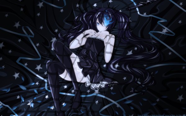 Anime picture 2560x1600 with black rock shooter world is mine (vocaloid) black rock shooter (character) cilou (artist) single long hair highres blue eyes black hair wide image twintails bare shoulders cleavage barefoot glowing glowing eye (eyes) girl thighhighs weapon black thighhighs