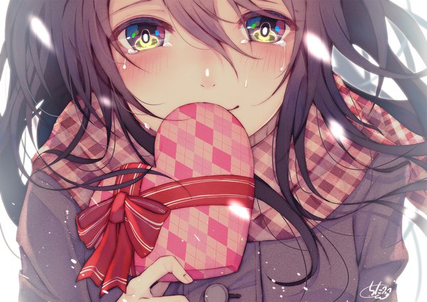 Anime picture 2000x1417 with original chita (ketchup) single long hair looking at viewer blush fringe highres simple background hair between eyes brown hair white background holding signed grey eyes reflection close-up valentine rhombus girl