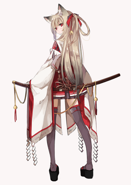 Anime picture 768x1087 with original oro ponzu single long hair tall image looking at viewer blush black hair simple background blonde hair red eyes standing animal ears full body tail traditional clothes japanese clothes animal tail pleated skirt looking back