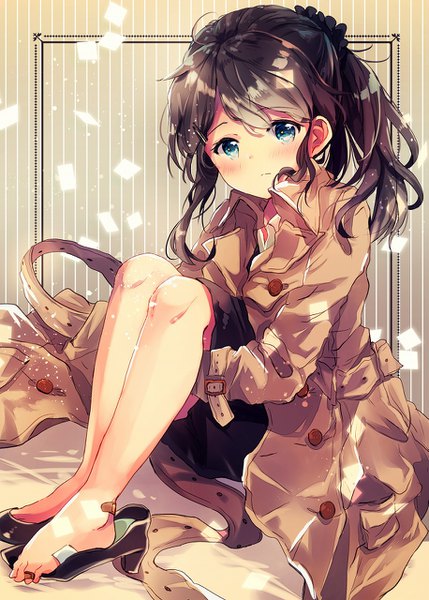 Anime picture 915x1280 with original nanahamu single long hair tall image looking at viewer blush blue eyes black hair sitting full body ahoge ponytail barefoot shoes removed striped background girl cloak bandaid