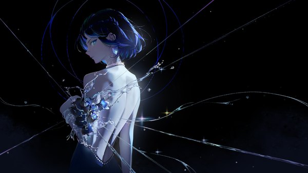 Anime picture 3840x2160 with genshin impact yelan (genshin impact) j17 single looking at viewer fringe highres short hair blue eyes black hair simple background wide image absurdres upper body profile multicolored hair from behind sparkle piercing back