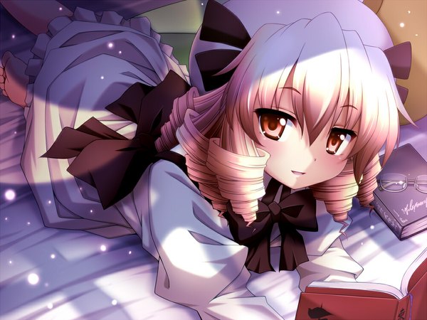 Anime picture 1000x750 with touhou luna child sui. (ayase) single looking at viewer short hair blonde hair red eyes drill hair girl dress glasses book (books)