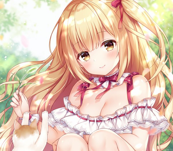 Anime picture 800x700 with original mitsuba choco single long hair looking at viewer blush fringe breasts light erotic blonde hair smile hair between eyes sitting bare shoulders holding yellow eyes payot cleavage bent knee (knees) outdoors
