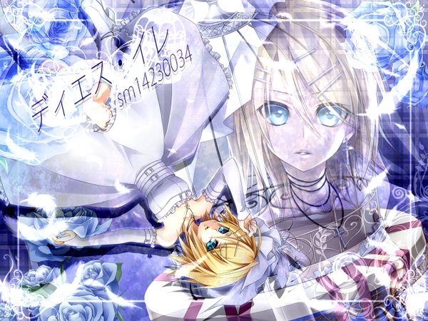 Anime picture 1333x1000 with vocaloid transmit (vocaloid) kagamine rin ueno tsuki single short hair blue eyes blonde hair bare shoulders zoom layer girl dress hair ornament flower (flowers) detached sleeves boots rose (roses) pendant bobby pin blue rose