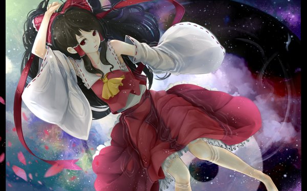 Anime picture 1000x625 with touhou hakurei reimu jurakin single long hair fringe red eyes brown hair looking away lying traditional clothes from above wide sleeves on back miko frilly skirt girl skirt bow ribbon (ribbons)