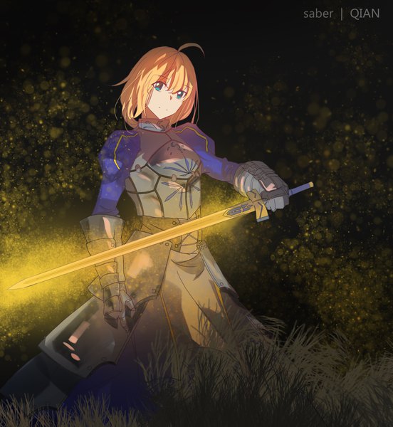 Anime picture 2000x2175 with fate (series) fate/stay night artoria pendragon (all) saber qian single tall image looking at viewer fringe highres short hair blonde hair hair between eyes signed ahoge aqua eyes light smile character names glowing weapon girl