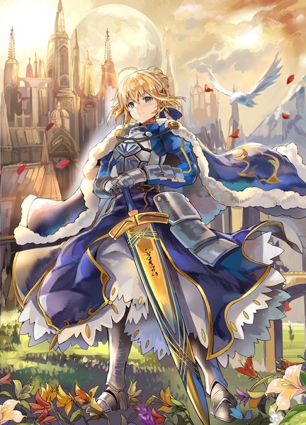 Anime picture 864x1200 with fate (series) fate/grand order artoria pendragon (all) saber himuro (dobu no hotori) single tall image fringe short hair blonde hair hair between eyes holding green eyes sky cloud (clouds) full body ahoge outdoors wind fur trim