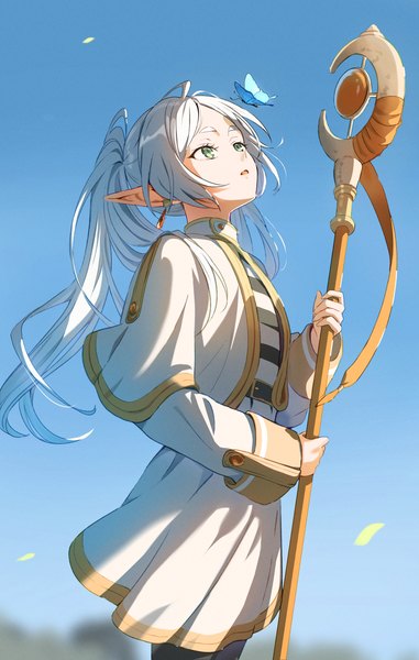 Anime picture 998x1572 with sousou no frieren frieren tasuku (otomebotan) single long hair tall image standing twintails green eyes silver hair outdoors wind pointy ears looking up elf girl earrings insect butterfly staff
