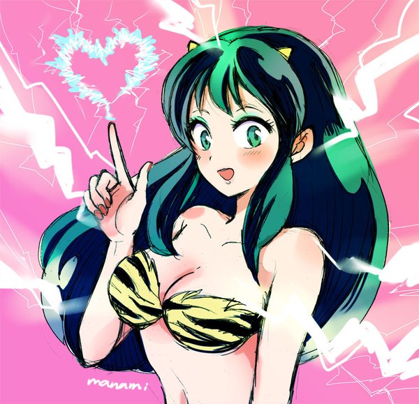 Anime picture 933x900 with urusei yatsura lum sugano manami single long hair looking at viewer blush breasts open mouth light erotic green eyes signed upper body :d horn (horns) green hair pink background eyeshadow electricity girl