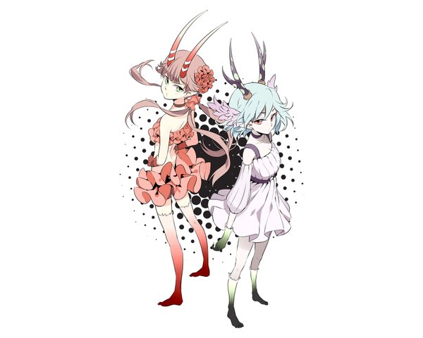 Anime-Bild 1600x1280 mit c: the money of soul and possibility control mashu (c) q (control) long hair short hair simple background red eyes brown hair white background bare shoulders multiple girls green eyes hair flower horn (horns) green hair pointy ears back to back girl dress hair ornament